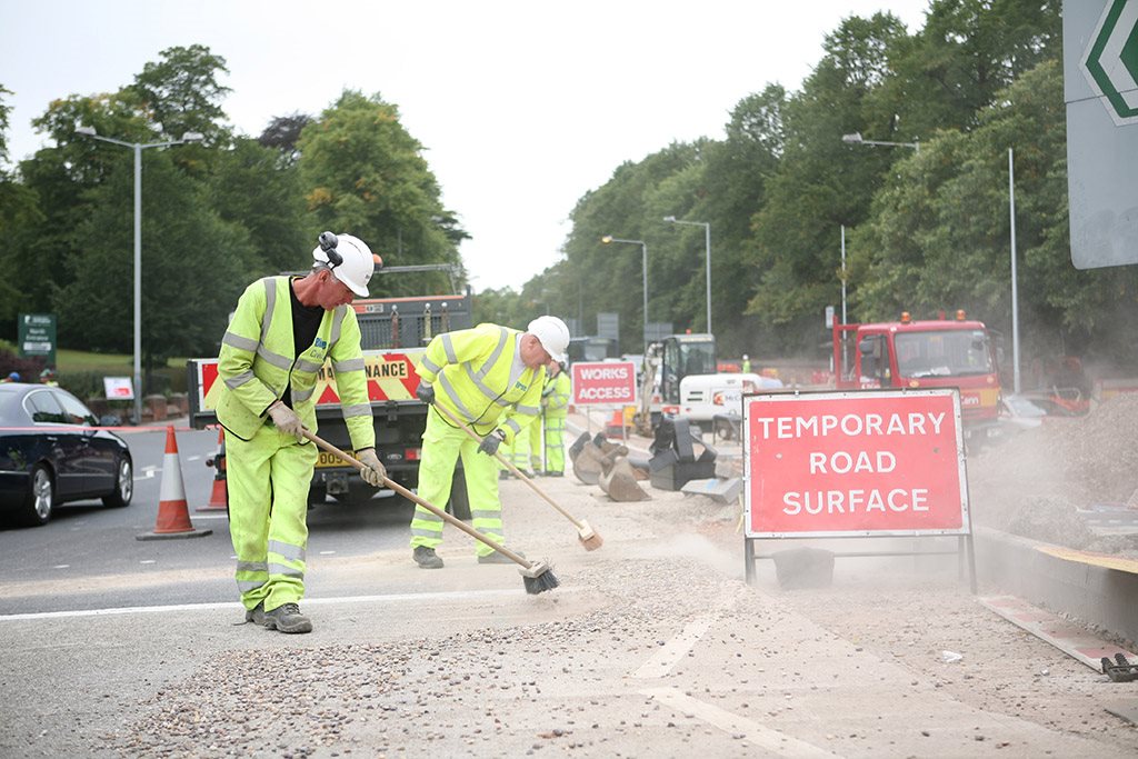 Generic_roads_Highways-England_motorway-roads-infrastructure-worker-maintenance-1